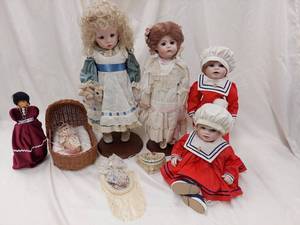 lot 30DA image: Vintage Collectible Porcelain and Fabric Dolls Set