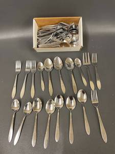 lot 36 image: Large Stainless Steel Cutlery Set - Forks, Spoons, Utensils