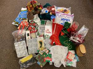 lot 71 image: Mixed Lot of Christmas Holiday Decorations and Accessories
