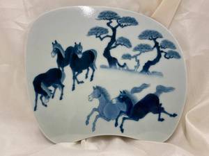 lot 76 image: Asian Porcelain Blue and White Tray with Galloping Horses Design