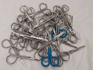 lot 89 image: Bulk Lot 30 USA Stainless Steel Craft Scissors