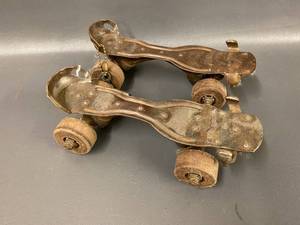 lot 19T image: Vintage Chicago Roller Skates Antique Steel Collectible