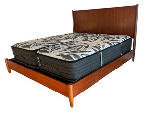 lot 19 image: Stylish King Bed Frame