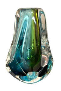 lot 37 image: Hand Blown Art Glass Harrie Art Vase