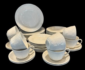lot 64 image: Dinnerware by Davenport Service for 8