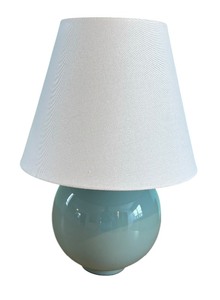 lot 63 image: Pretty Little Table Lamp