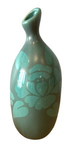 lot 82 image: Gorgeous Green Vase