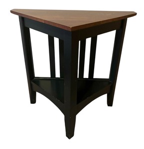 lot 131 image: Petite Accent Table