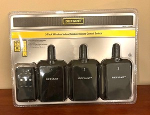 lot 143 image: New Defiant 3 Pack Indoor  Outdoor Remote Control Switches