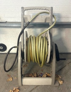 lot 313 image: Hose Mobile with Hose