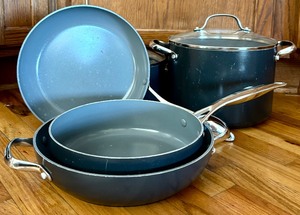 lot 223 image: Variety of Cookware by Green Pans