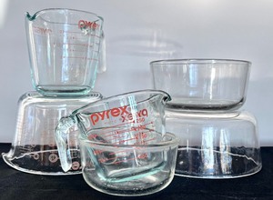 lot 122A image: Glass Bowls and Measuring Cups by Pyrex