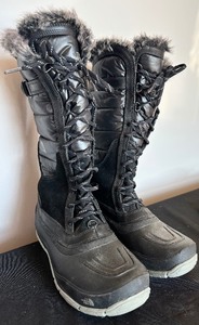 lot 131A image: The North Face Tall Black Snow Boots