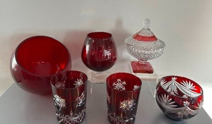 lot 213 image: Beautiful Ruby Red Glass and Crystal Items