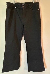lot 385 image: Black Ann Taylor Curvy Mid Rise Perfect Pocketing Jeans