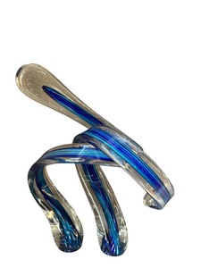 lot 32A image: Scott Hartley Art Glass  Scott Hartley Double-Twist-Embrace Art Glass Sculpture
