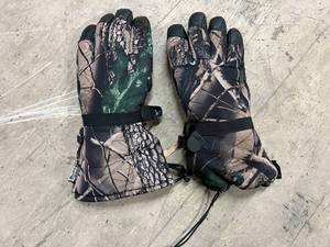 Pair of Camo Hipora Gloves - XL