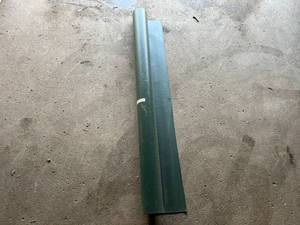 Roll of Impact Premium Coated 16 Vinyl in Kelly Green
