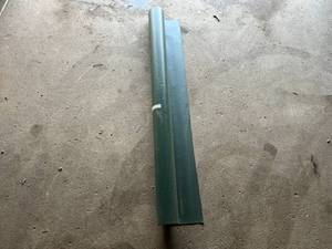 Roll of Impact Premium Coated 16 Vinyl in Kelly Green