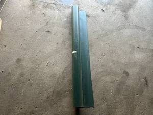 Roll of Impact Premium Coated 16 Vinyl in Kelly Green