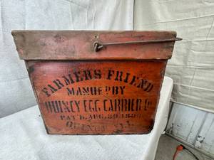 lot 3 image: Farmers Friend Egg Crate