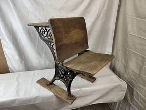 lot 5 image: Folding School Desk