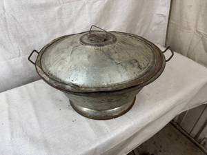lot 6 image: Metal Proofing Basket