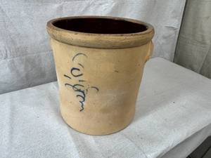 lot 12 image: Red Wing Crock