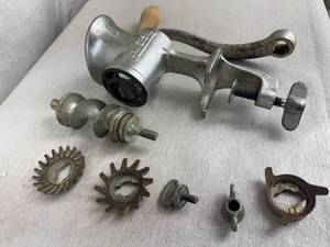 lot 19 image: Universal Food & Meat Chopper