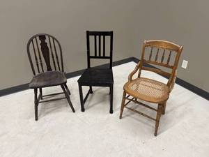 lot 37 image: Miscellaneous Wooden Chairs