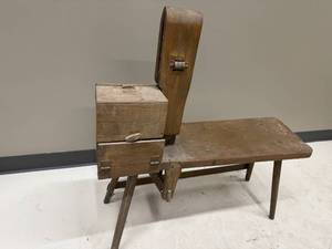 lot 46 image: Cobblers Bench