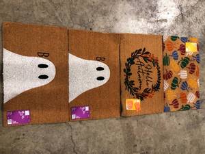 lot 28 image: Lot of Assorted Welcome Mats Various Models and Conditions  Customer Returns See Pictures