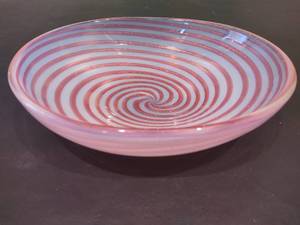 lot 113 image: Vintage Red Swirl Decorative Bowl