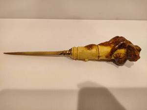 lot 54 image: Vintage Frog Letter Opener