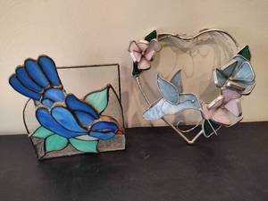 lot 70 image: Stained Glass Window Hanging & Napkin Holder