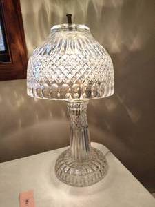 lot 35 image: Stunning CrystalGlass Lamp