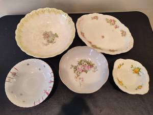 lot 89 image: Assorted VintageAntique Floral Serving Pieces