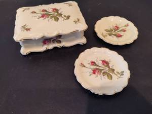 lot 57 image: ROSENTHAL Trinket Box & Small Jewelry Plates