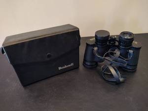 lot 65 image: BUSHNELL Binoculars wCase