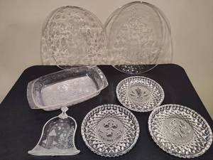 lot 85 image: Holiday Themed CrystalGlass Serving Pieces