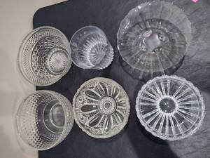 lot 78 image: Assorted Lot Large CrystalGlass Serving Bowls