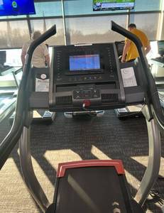 Commercial Freemotion I11.9 incline Trainer
