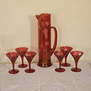 lot 70 image: Vintage Cranberry Glass Martini Set