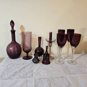 lot 149 image: Purple Decor Glassware