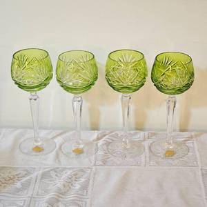 lot 72 image: Nachtmann Chartreuse Stemmed Wine Glasses