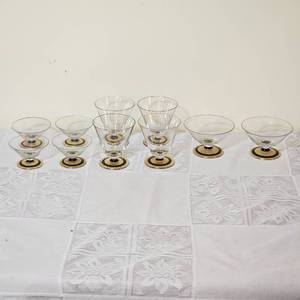 lot 78 image: DecoRegency Aperitif Glasses