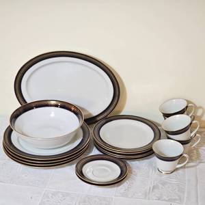 lot 132 image: Noritake Vienna Pattern China