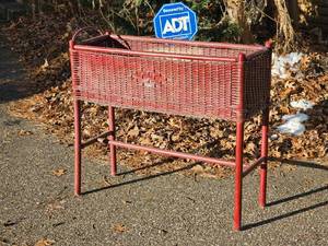 lot 200 image: Vintage Wicker Standing Flowerbox
