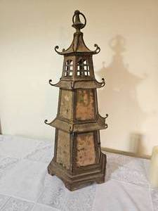 lot 87 image: Pagoda Temple Candle Lit Lantern