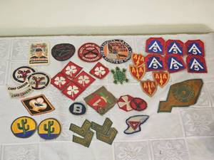lot 88 image: 40s Boy Scouts of America Patches